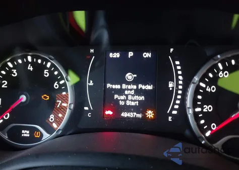 2020 Jeep Renegade Latitude 4X4 из США, поврежденный, VIN ZACNJBBB9LPL74308